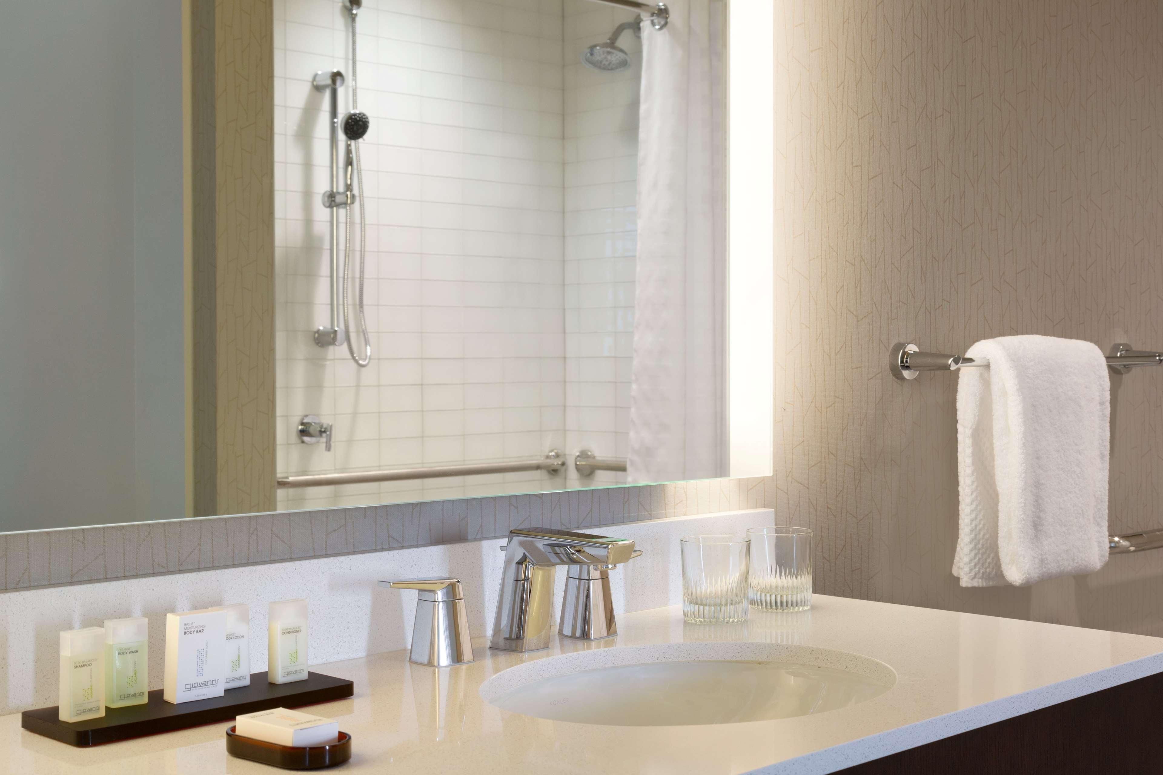 Embassy Suites By Hilton The Woodlands Luaran gambar